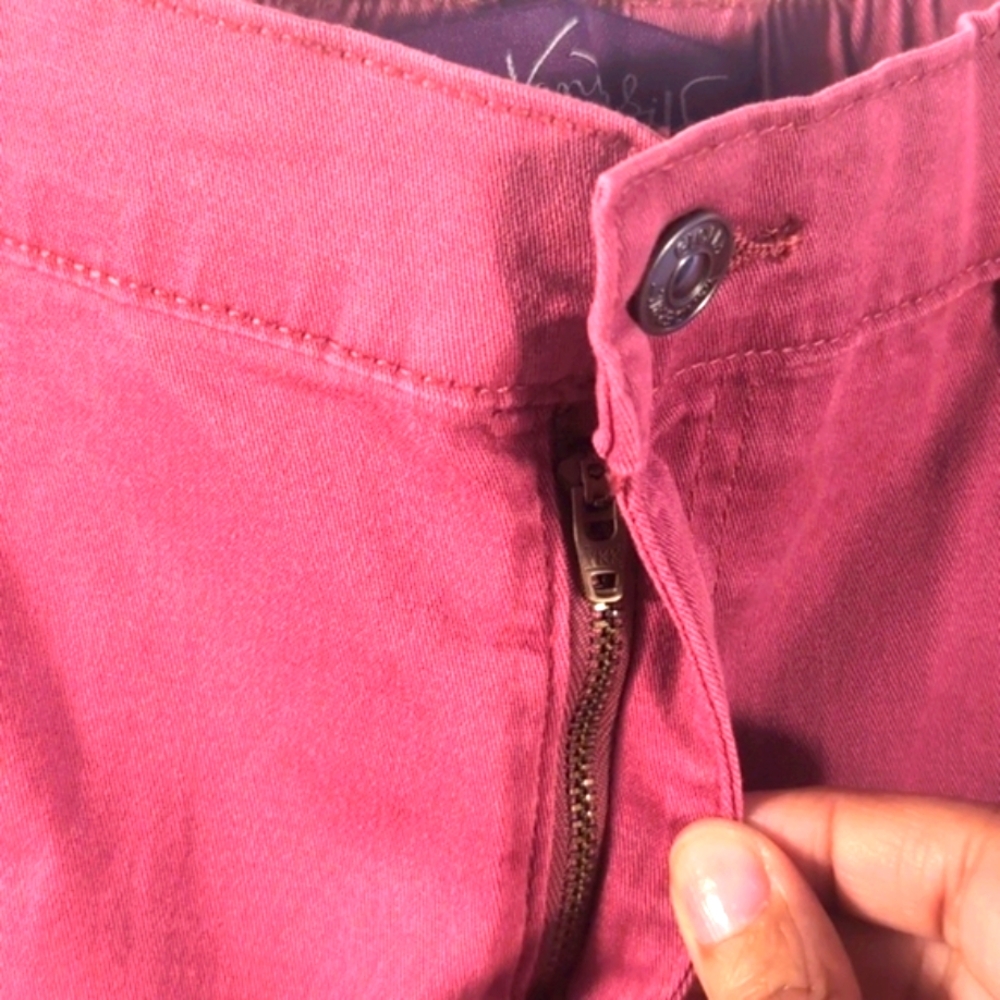 NWT Gloria Vanderbilt Utility Cargo Shorts Light Maroon Size Large | Stretch - Picture 3 of 16